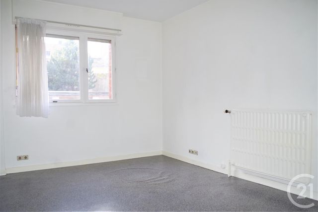 Afficher la photo en grand Appartement à louer - 2 pièces - 46.0 m2 - DUNKERQUE - 59 - NORD-PAS-DE-CALAIS - Century 21 Contact Immobilier