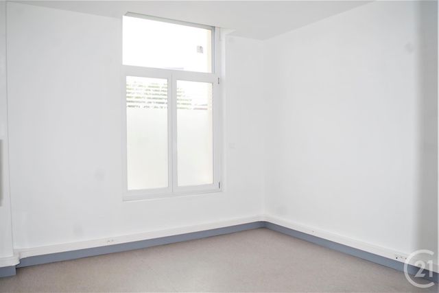 Afficher la photo en grand Local à louer - 1 pièce - 21.43 m2 - DUNKERQUE - 59 - NORD-PAS-DE-CALAIS - Century 21 Contact Immobilier