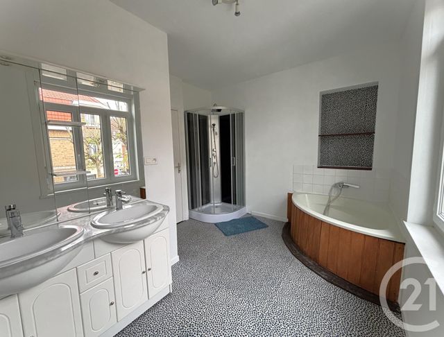 Appartement T2 à louer - 2 pièces - 86.0 m2 - DUNKERQUE - 59 - NORD-PAS-DE-CALAIS - Century 21 Contact Immobilier