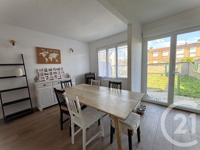 maison à louer - 4 pièces - 77.1 m2 - BOURBOURG - 59 - NORD-PAS-DE-CALAIS - Century 21 Contact Immobilier